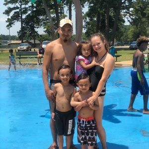 Meet your Posher, Leslie